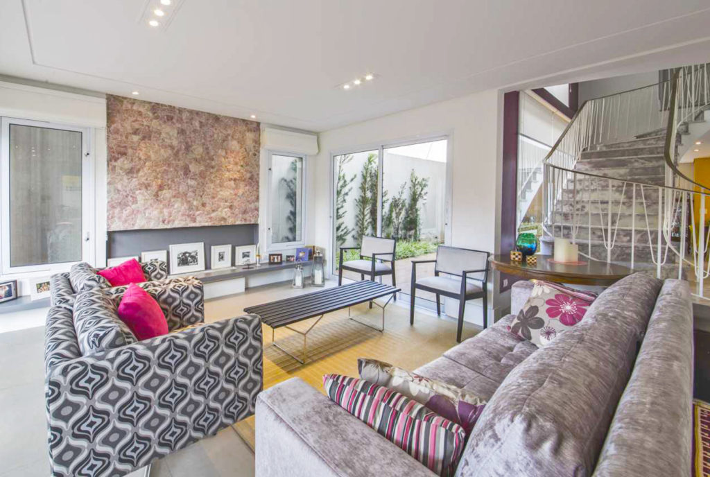 <br />
<b>Warning</b>:  Undefined variable $image in <b>/home/crisnegreira/www/wp-content/themes/cris-negreira/page-home.php</b> on line <b>74</b><br />
<br />
<b>Warning</b>:  Trying to access array offset on value of type null in <b>/home/crisnegreira/www/wp-content/themes/cris-negreira/page-home.php</b> on line <b>74</b><br />
